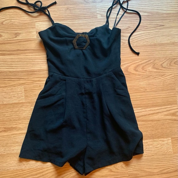 *SOLD* Princess Polly black romper - Picture 4 of 4